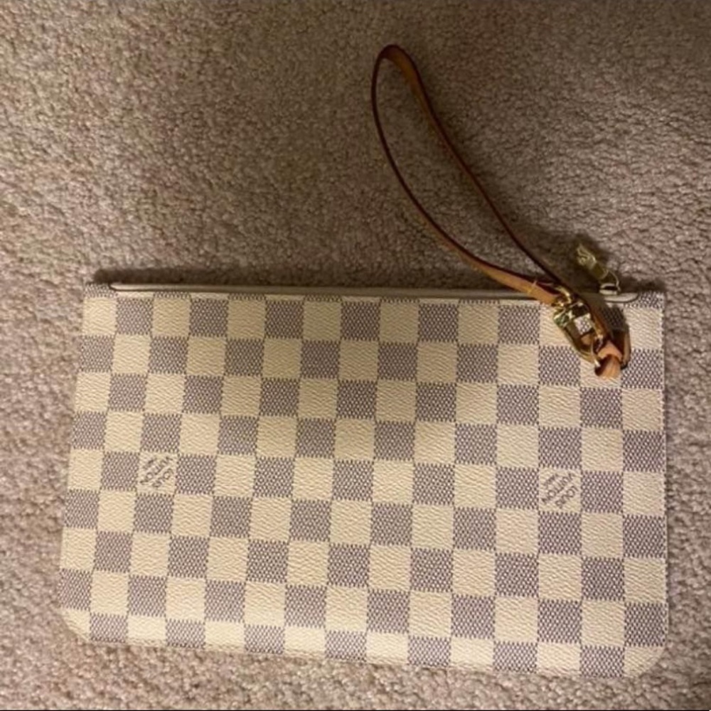 Louis Vuitton pochette